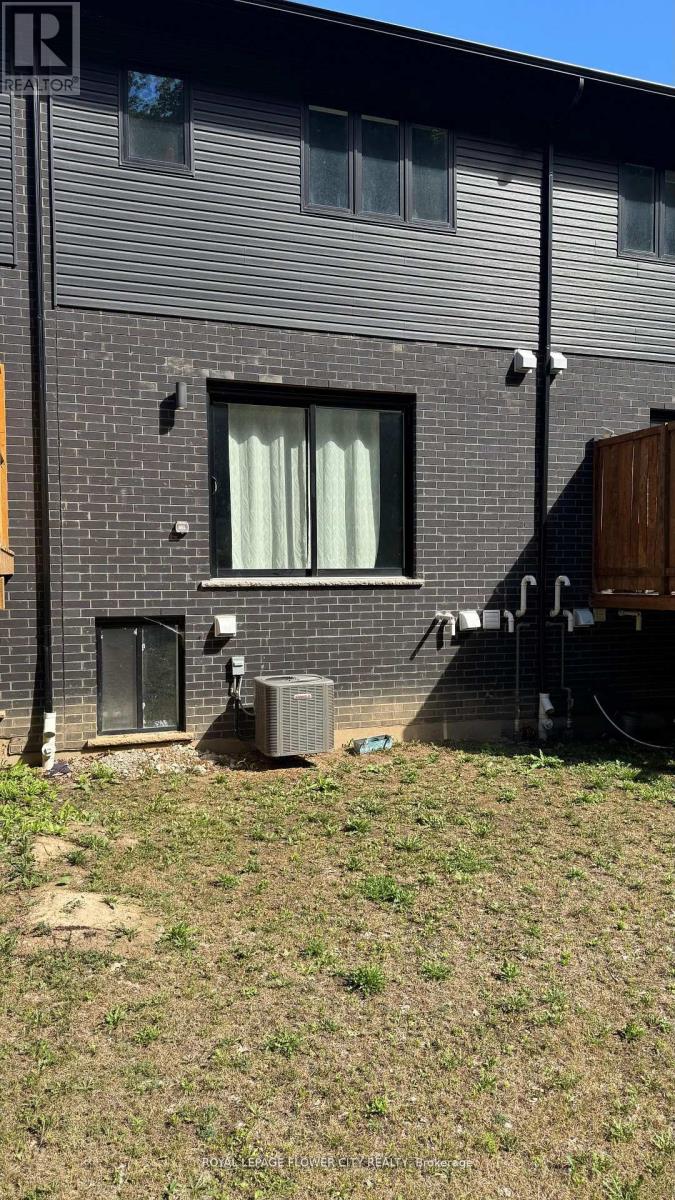 928 Robert Ferrie Drive Property Photo 14