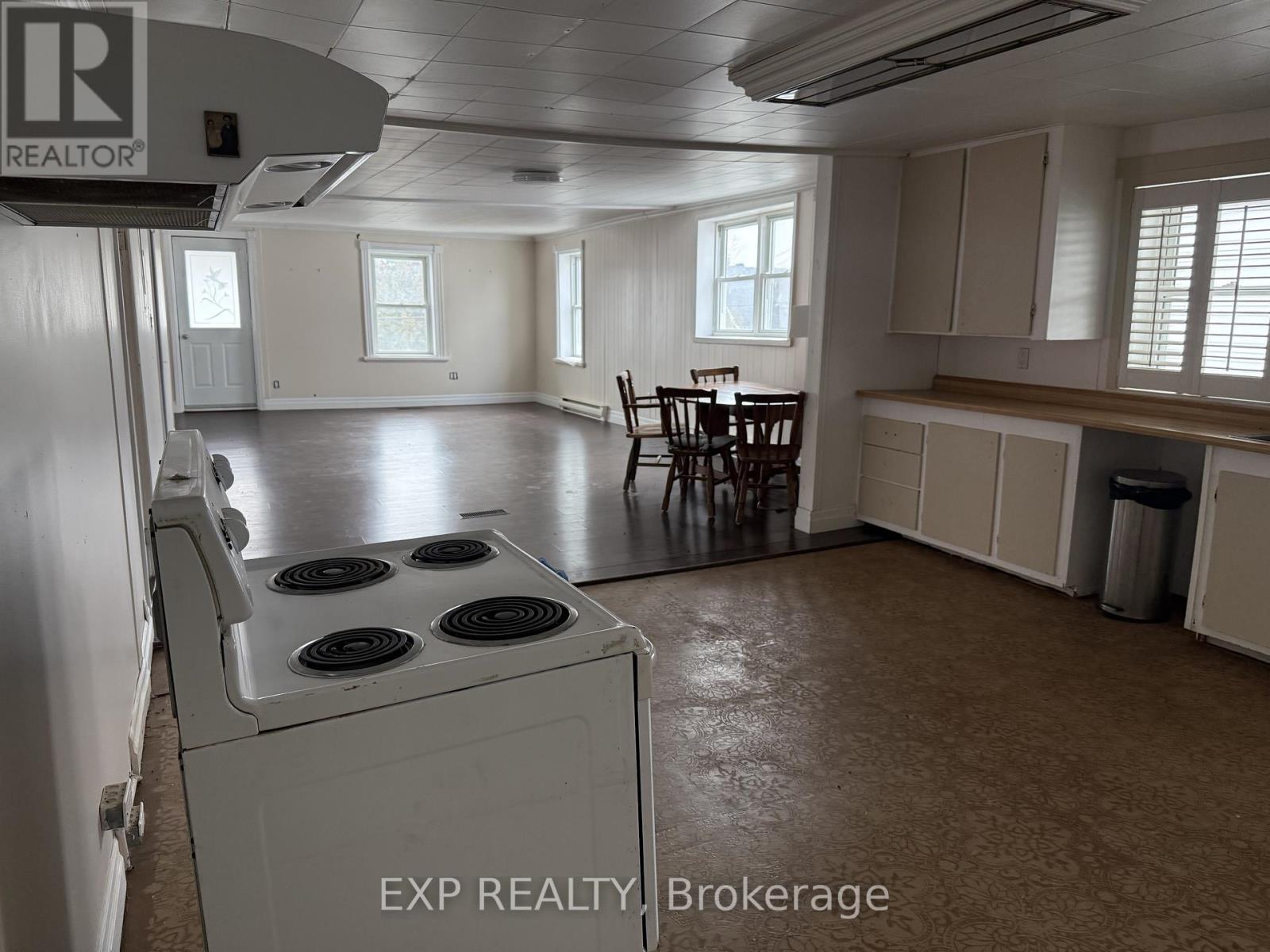 1085 Labrosse Street Property Photo 7