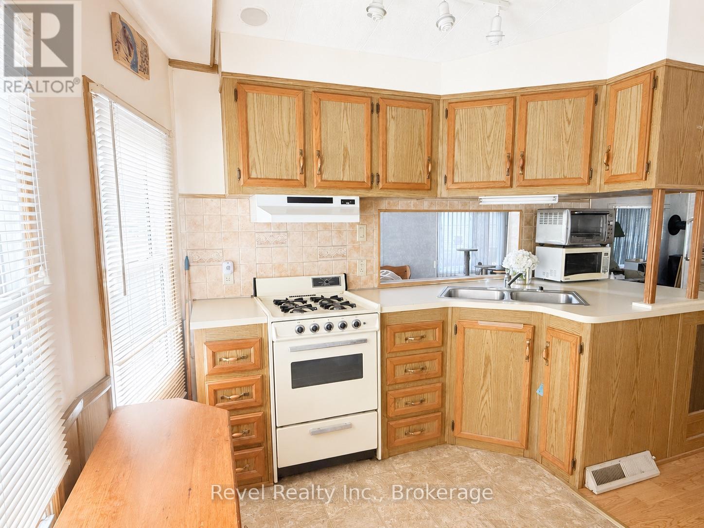 308 - 1802 County Road 121 Road Property Photo 4