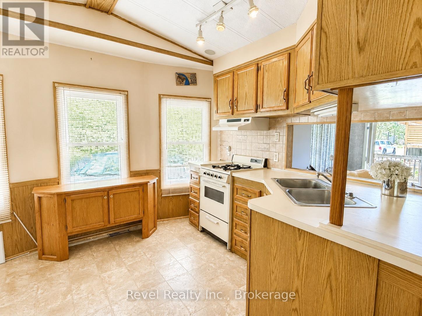 308 - 1802 County Road 121 Road Property Photo 5
