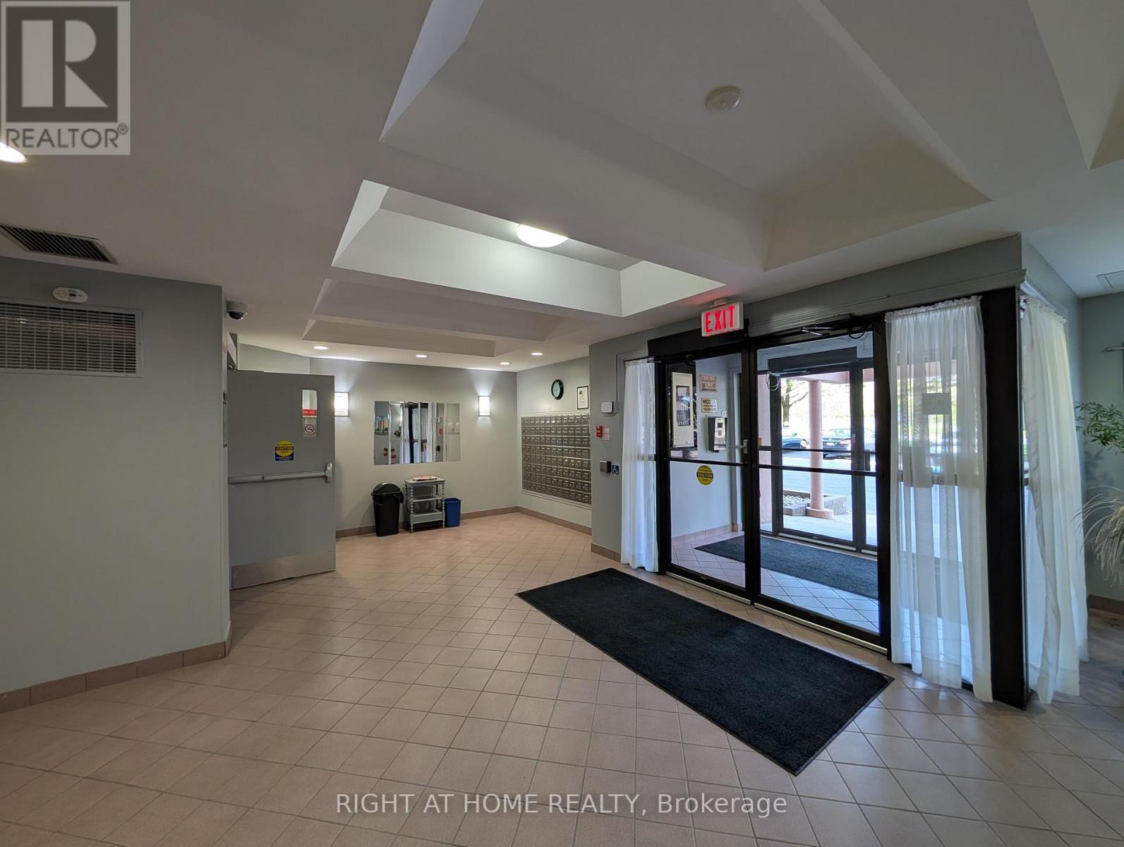 408 - 860 Commissioners Road E Property Photo 2