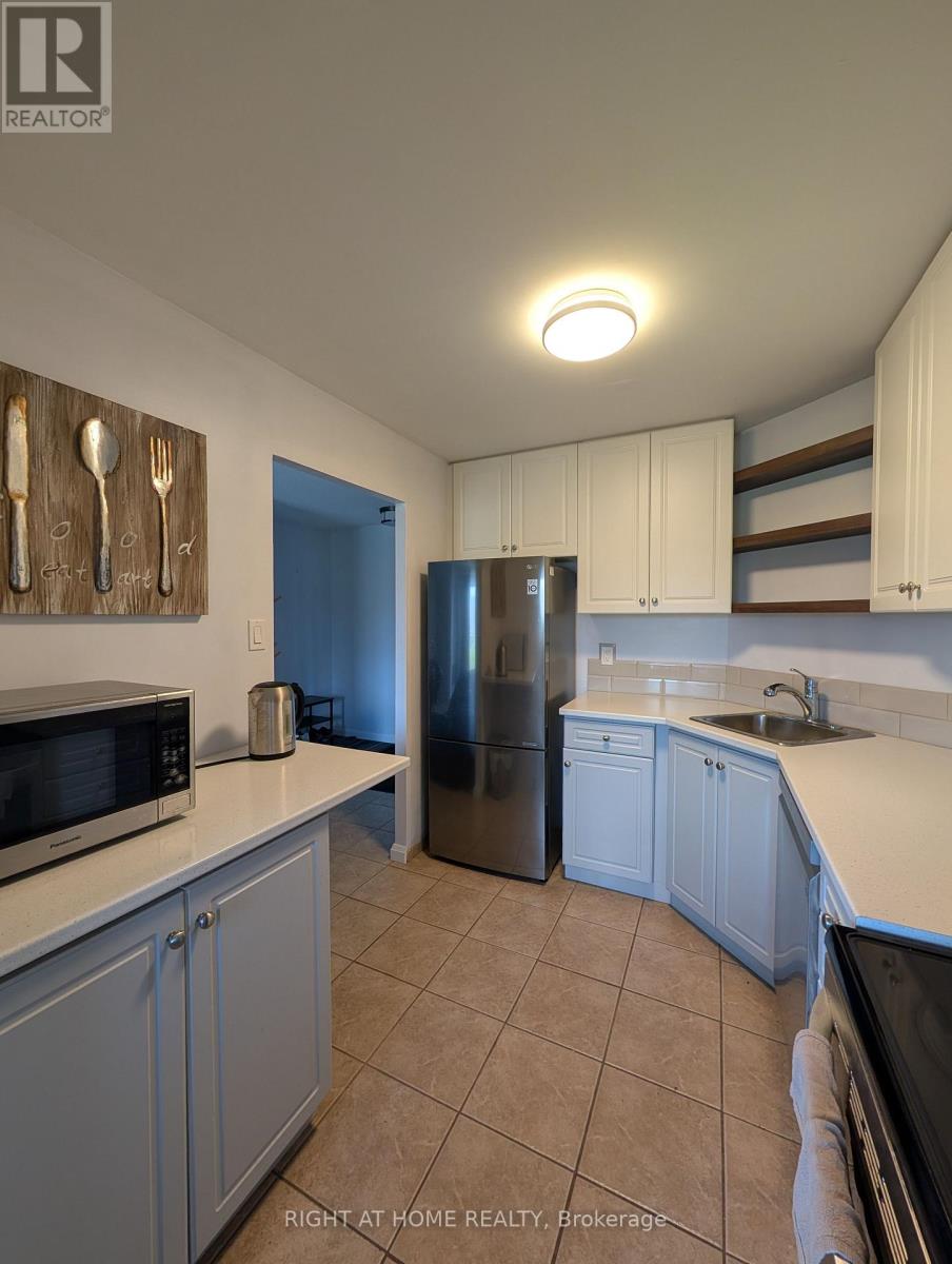 408 - 860 Commissioners Road E Property Photo 7