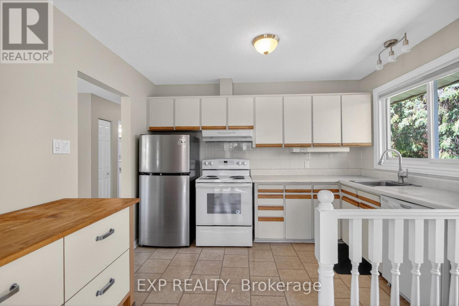31 Barlyn Avenue Property Photo 6
