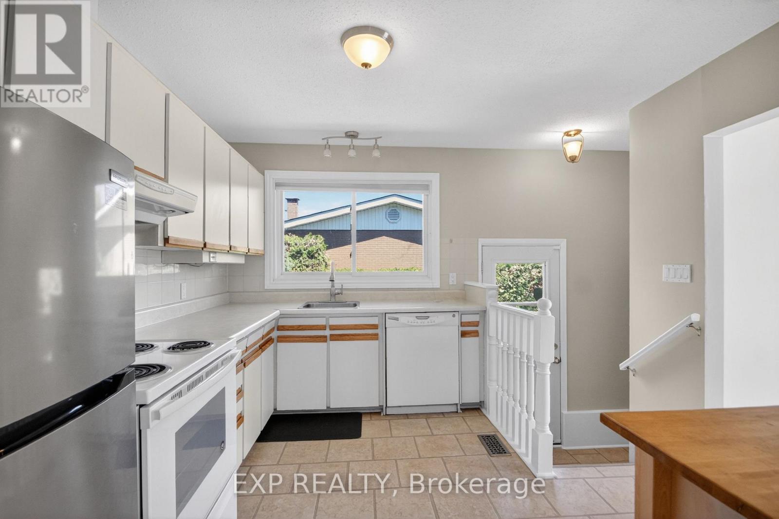 31 Barlyn Avenue Property Photo 7
