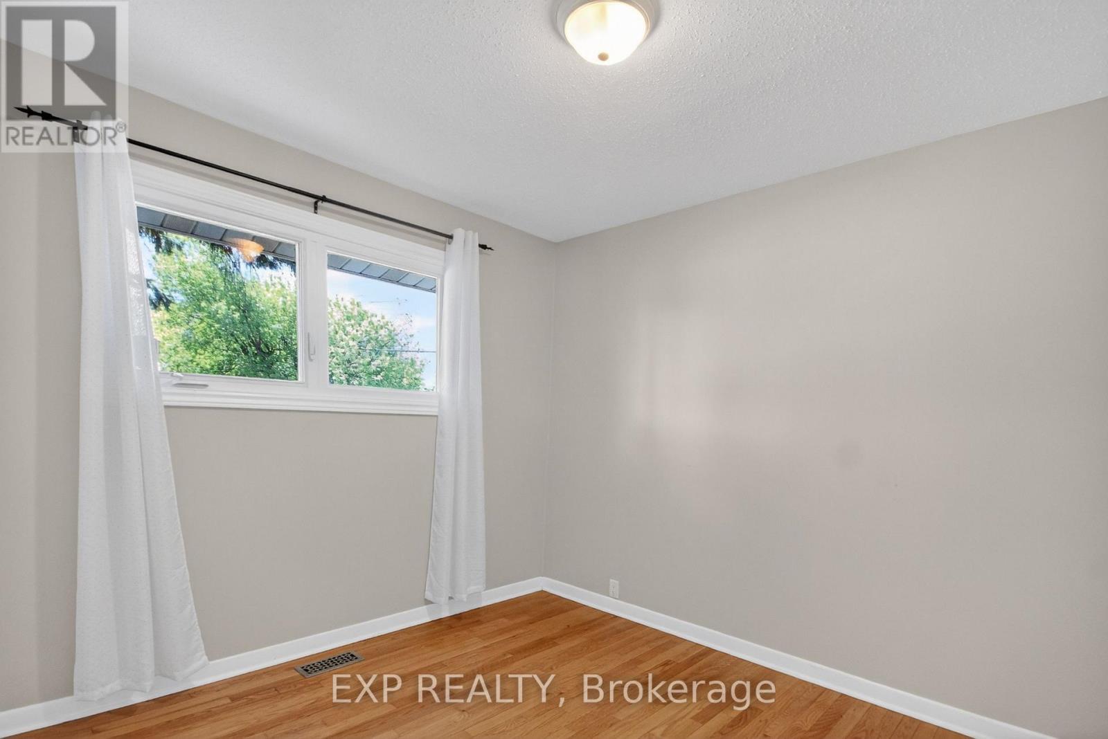 31 Barlyn Avenue Property Photo 10
