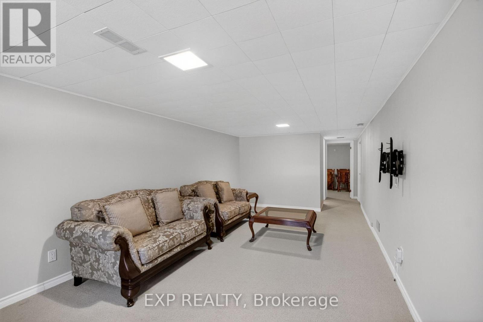 31 Barlyn Avenue Property Photo 13