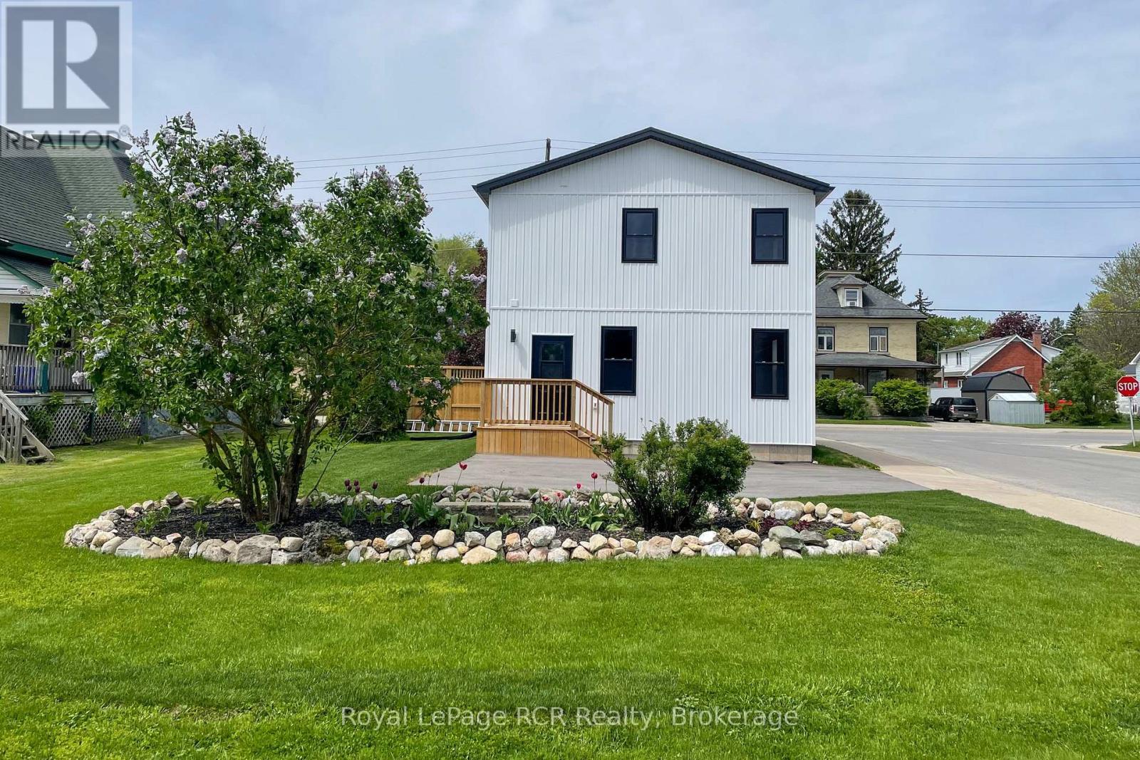 563 7th Avenue Property Photo 7