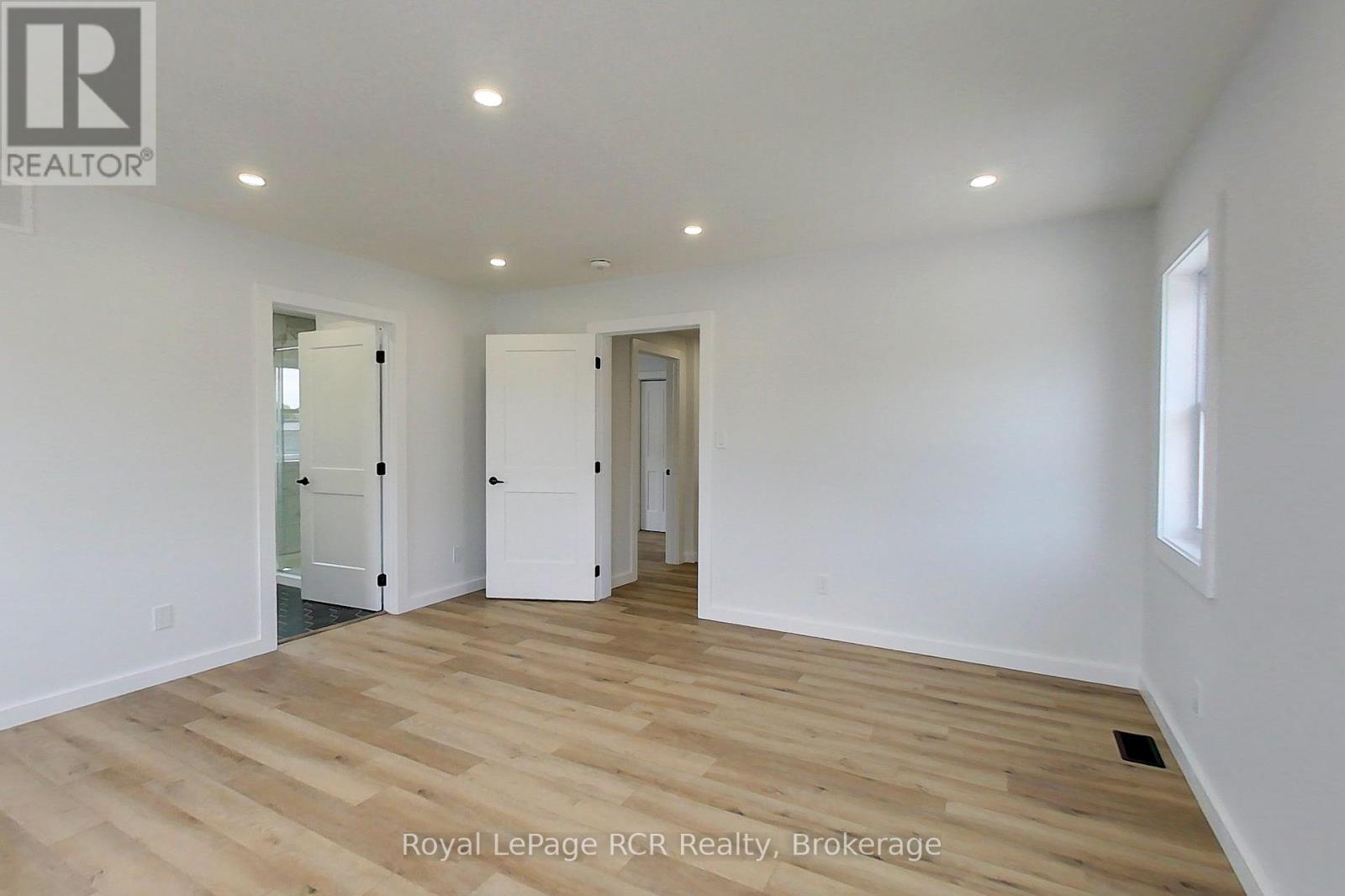 563 7th Avenue Property Photo 32