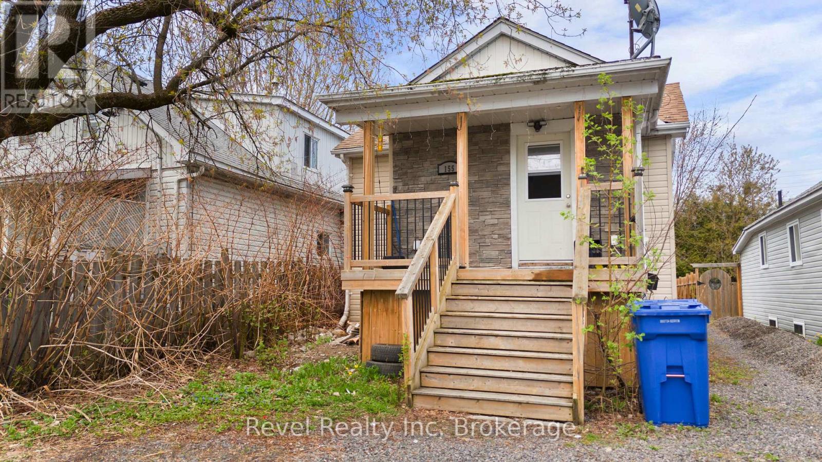 155 Duke Street W Property Photo 5