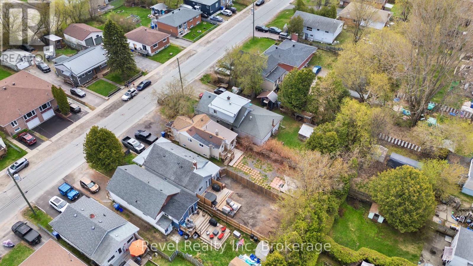 155 Duke Street W Property Photo 6