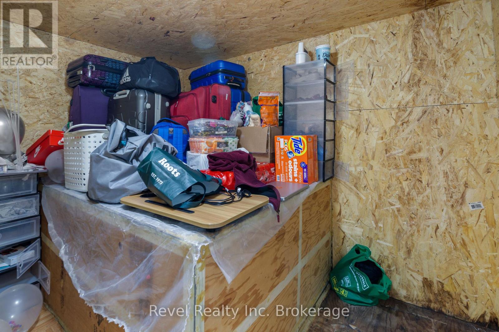 155 Duke Street W Property Photo 18