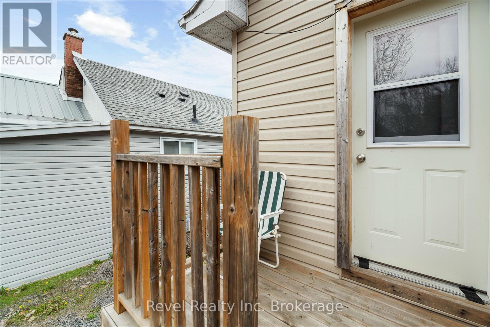155 Duke Street W Property Photo 28