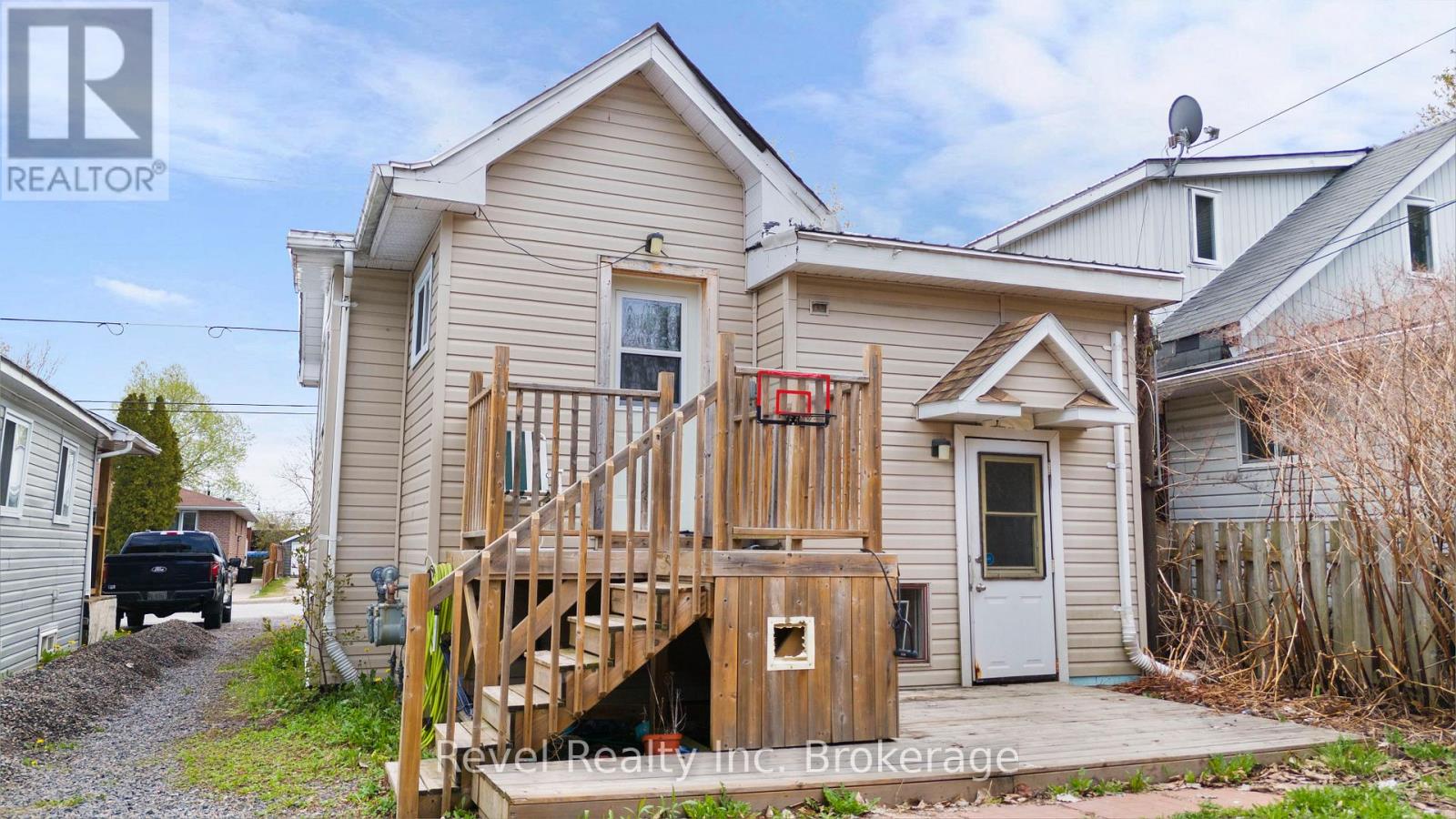 155 Duke Street W Property Photo 29