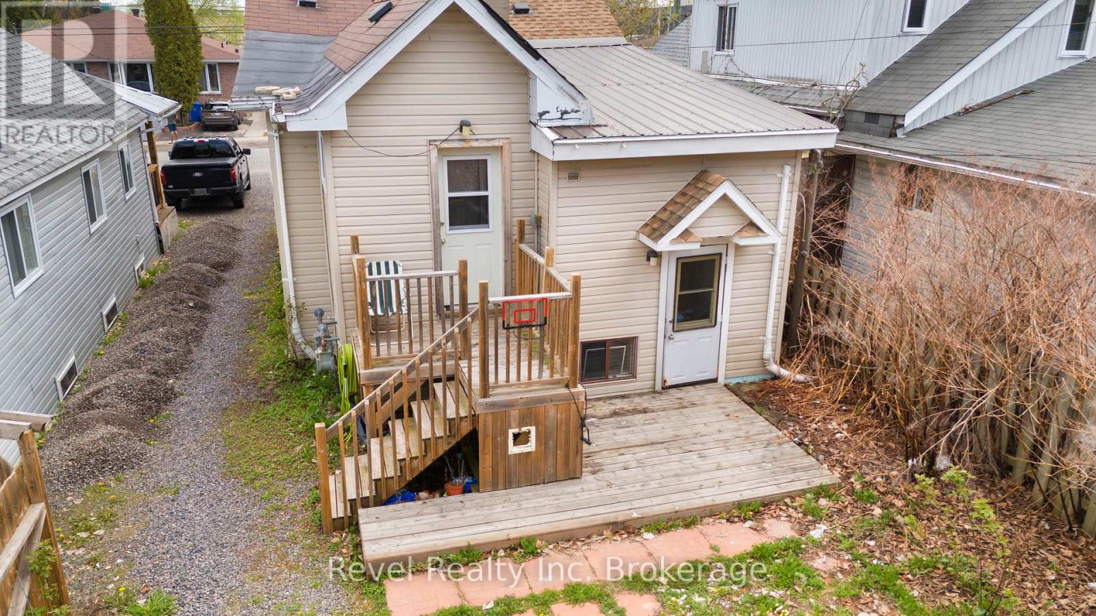 155 Duke Street W Property Photo 30