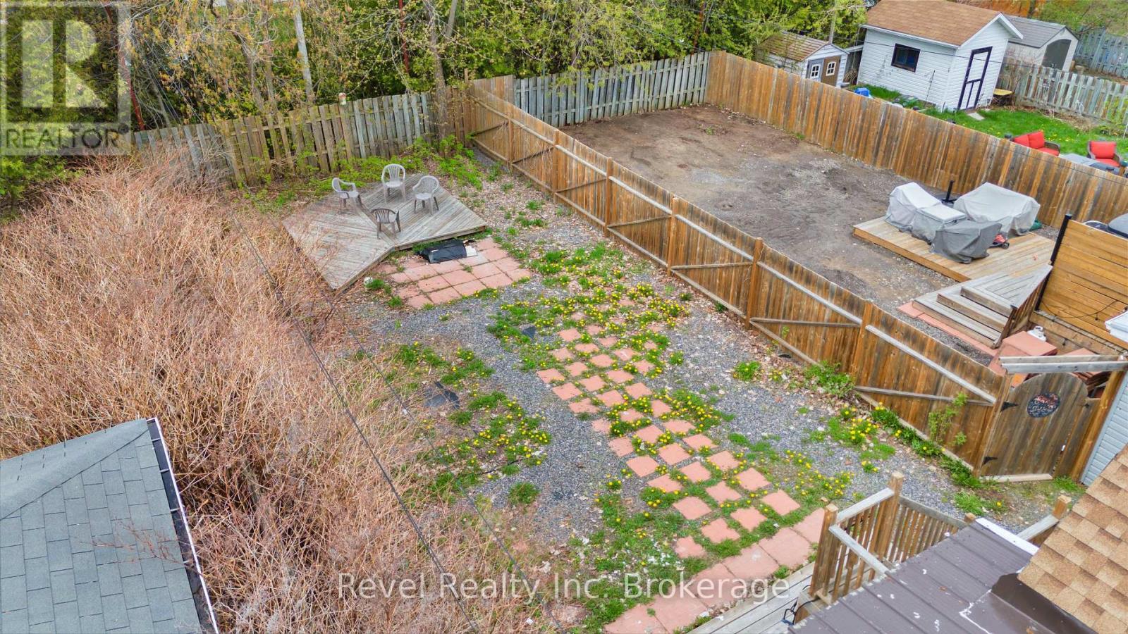 155 Duke Street W Property Photo 44