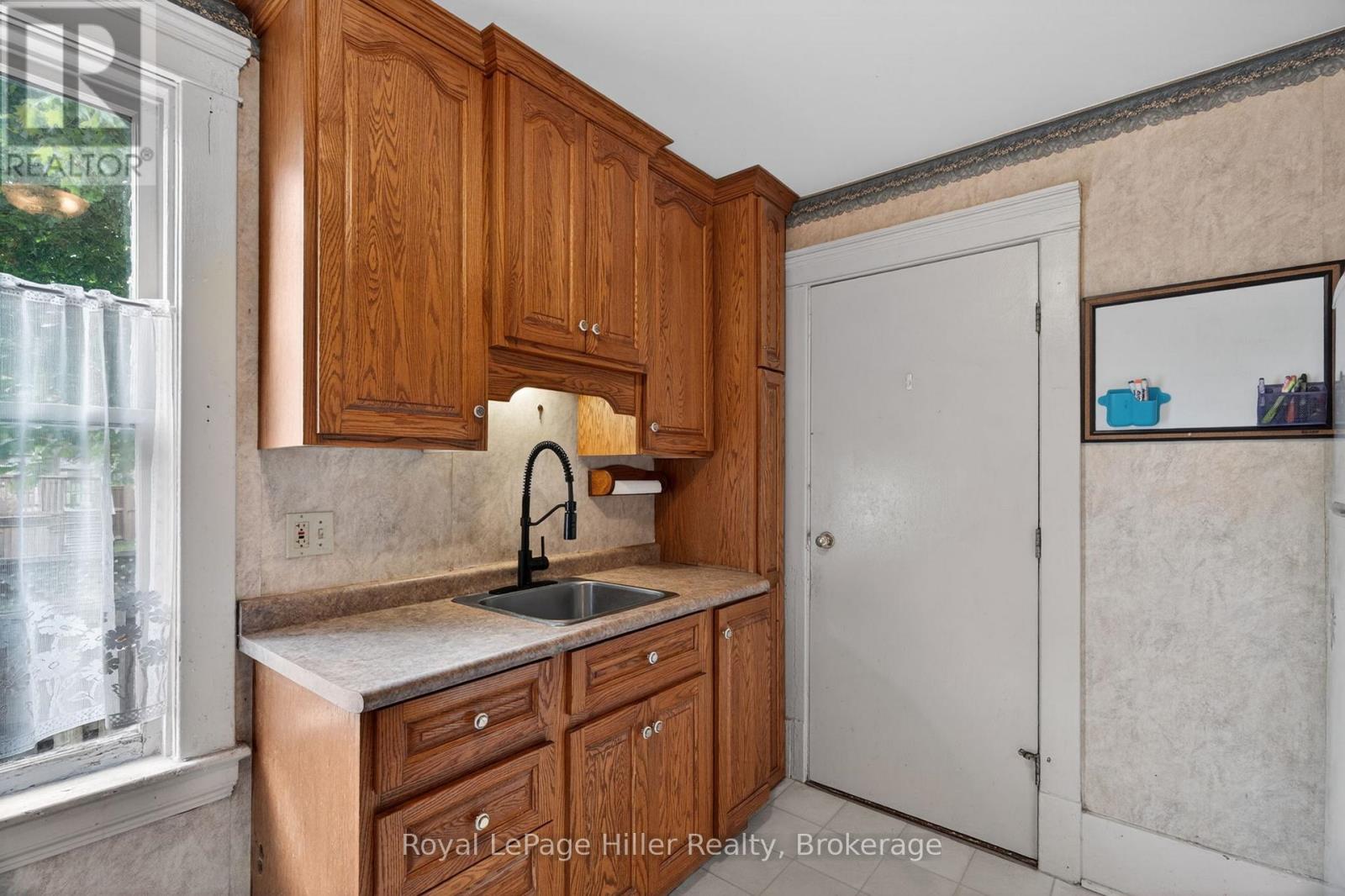 211 Nelson Street Property Photo 16
