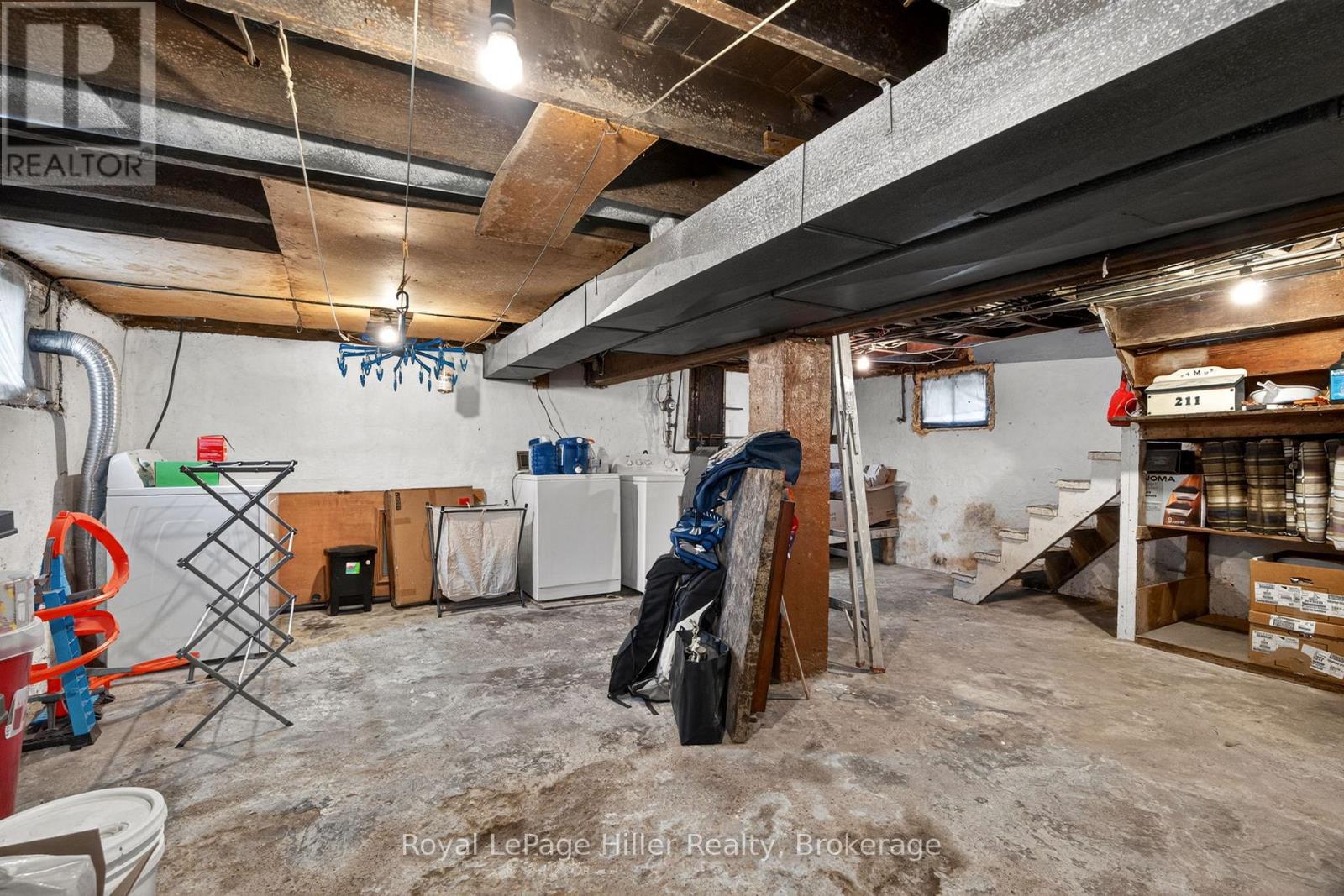 211 Nelson Street Property Photo 37