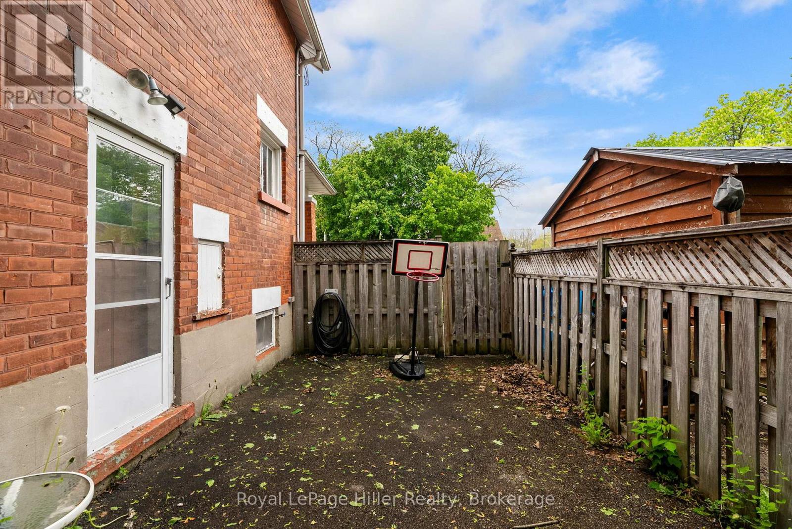 211 Nelson Street Property Photo 43