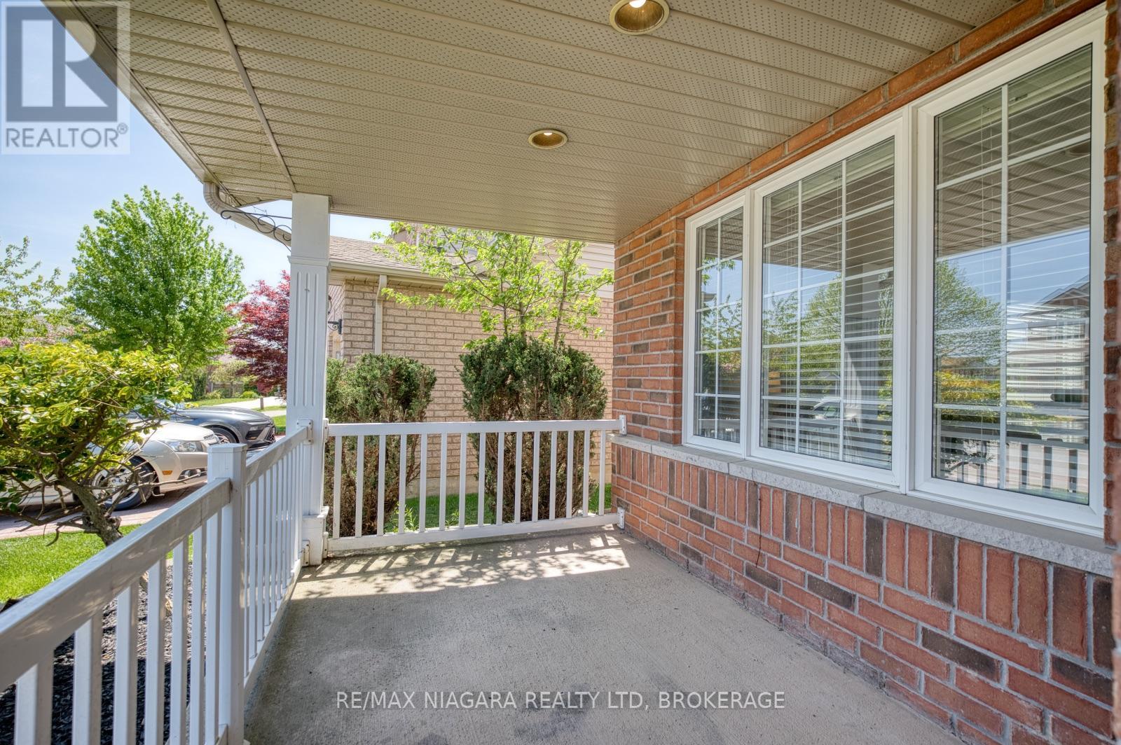 47 Honey Locust Circle Property Photo 4