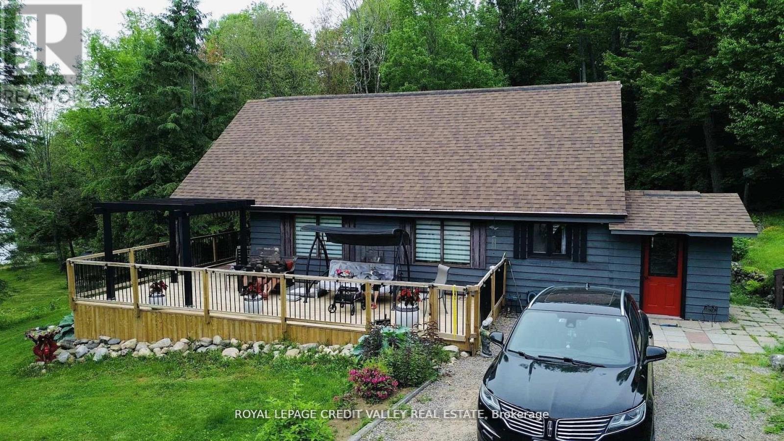 992 SOUTH BAPTISTE LAKE ROAD Property Photo 1