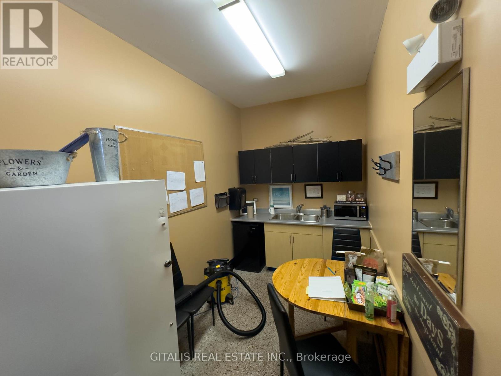 126 Wellington Street Property Photo 5