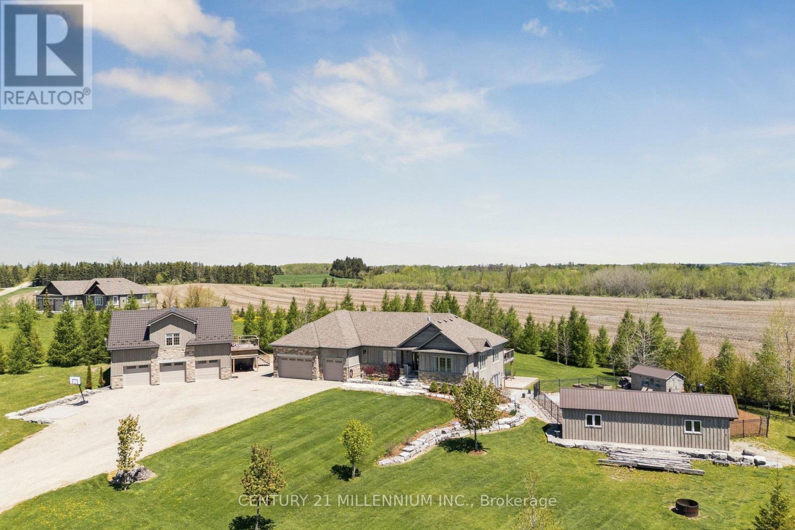 434541 4th Line Property Photo 1