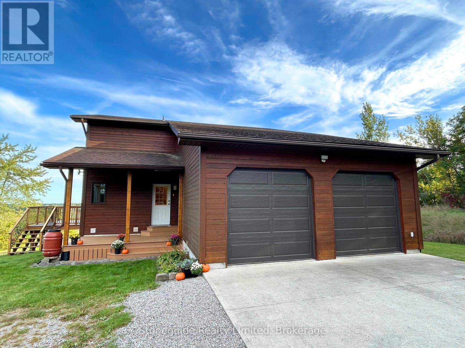 2509 12th Line Property Photo 1