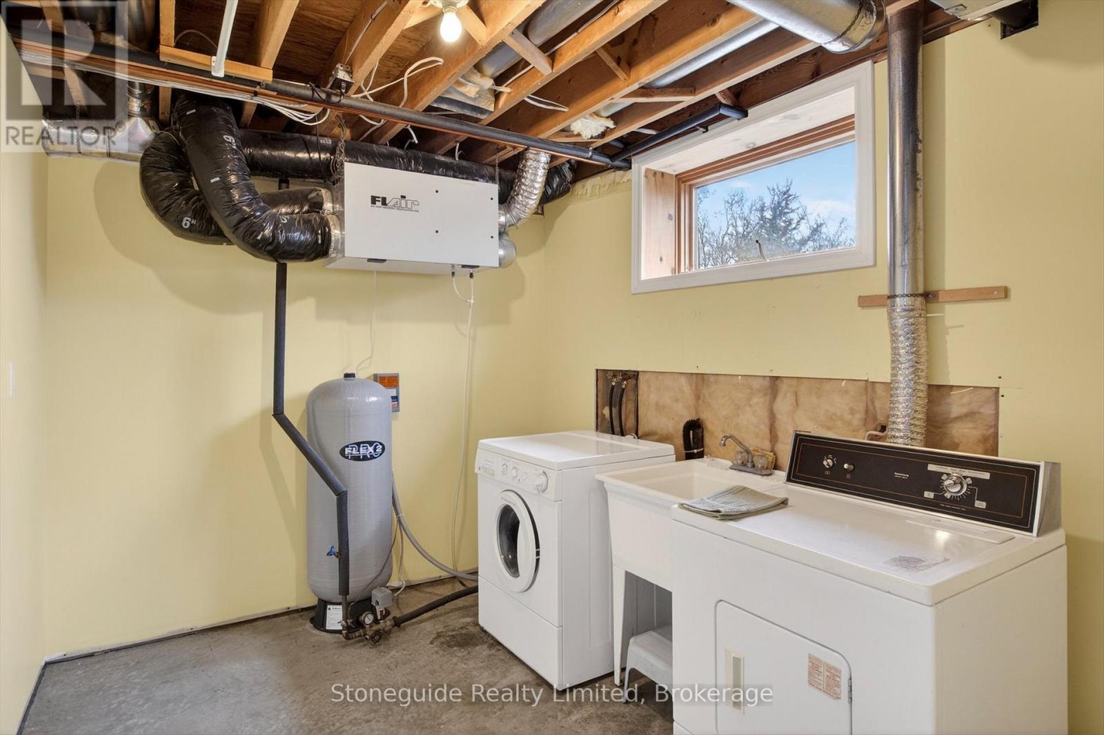 2509 12th Line Property Photo 36