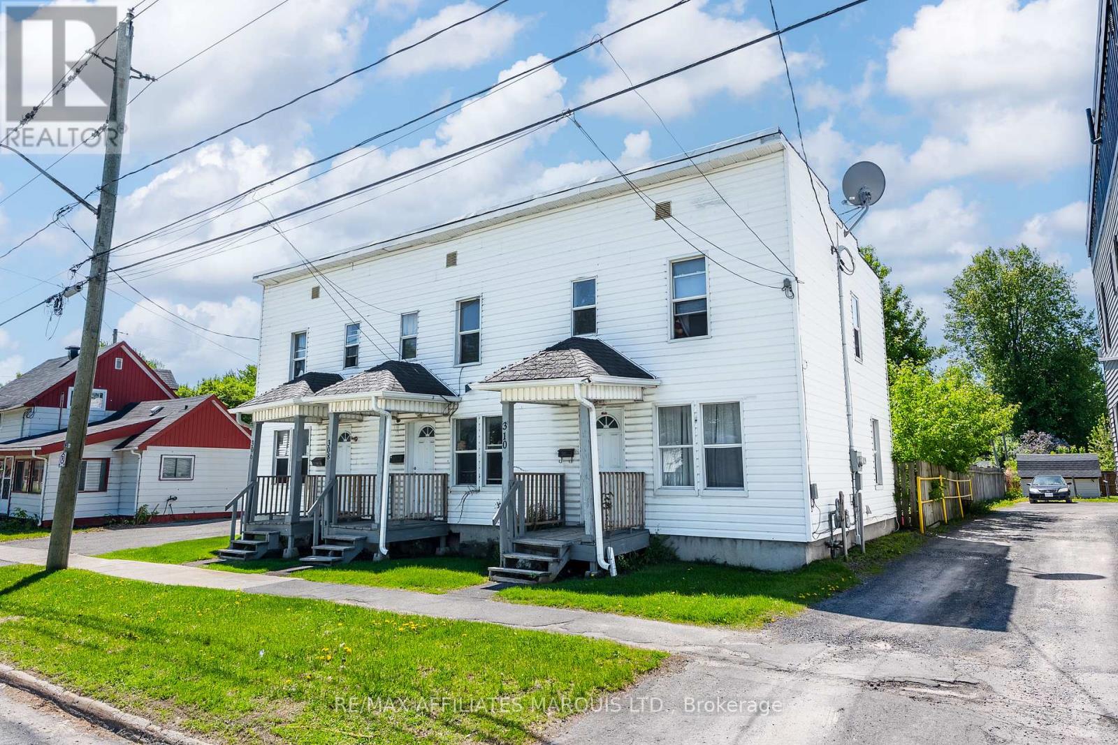 306 Marlborough Street N Property Photo 4