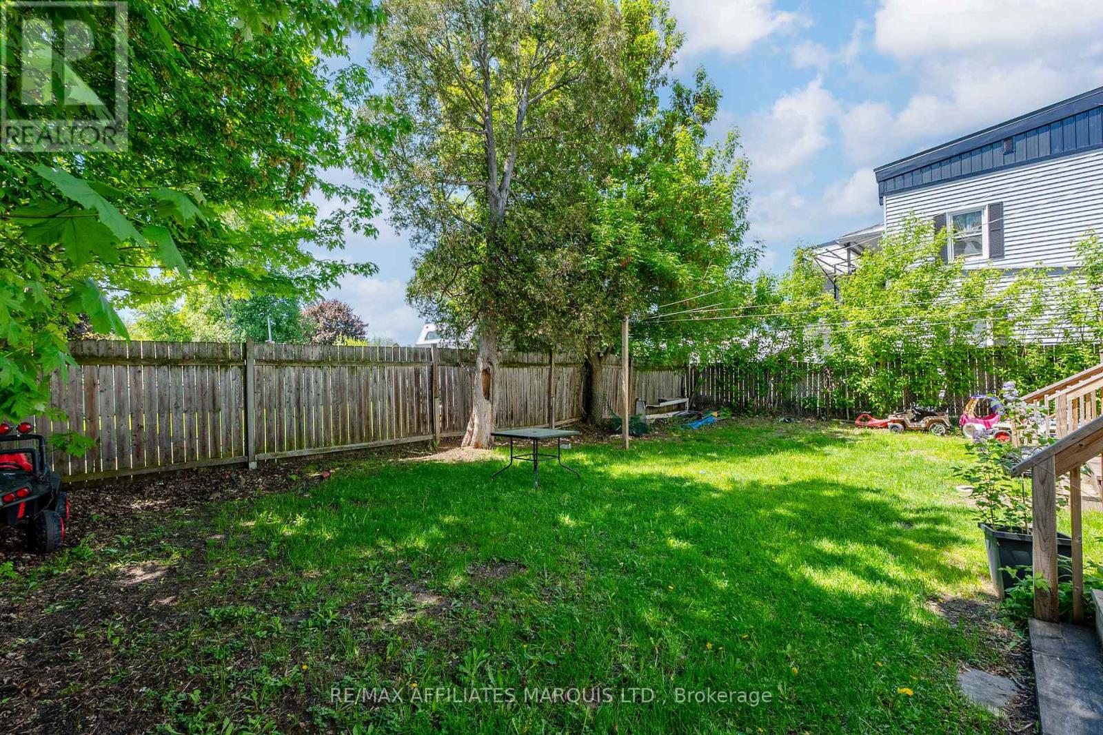 306 Marlborough Street N Property Photo 9