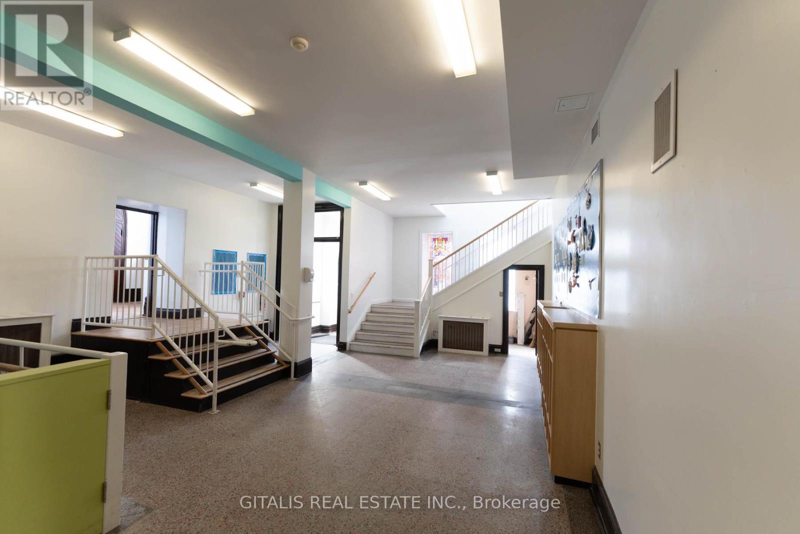 126 Wellington Street Property Photo 16