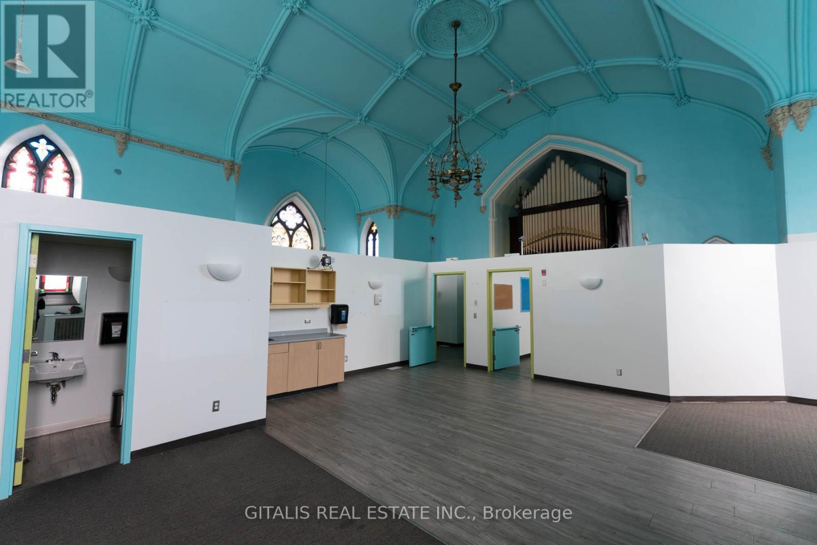 126 Wellington Street Property Photo 17
