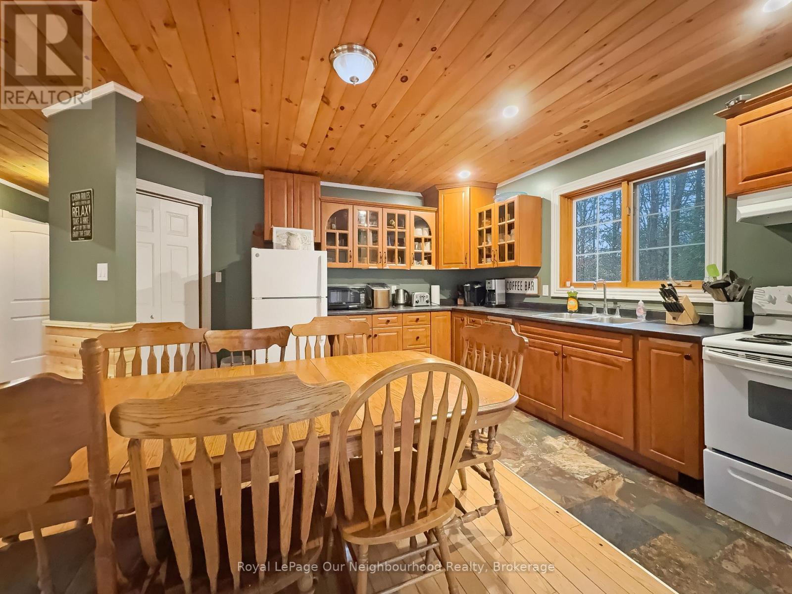 1040 Ski Ridge Trail Property Photo 11