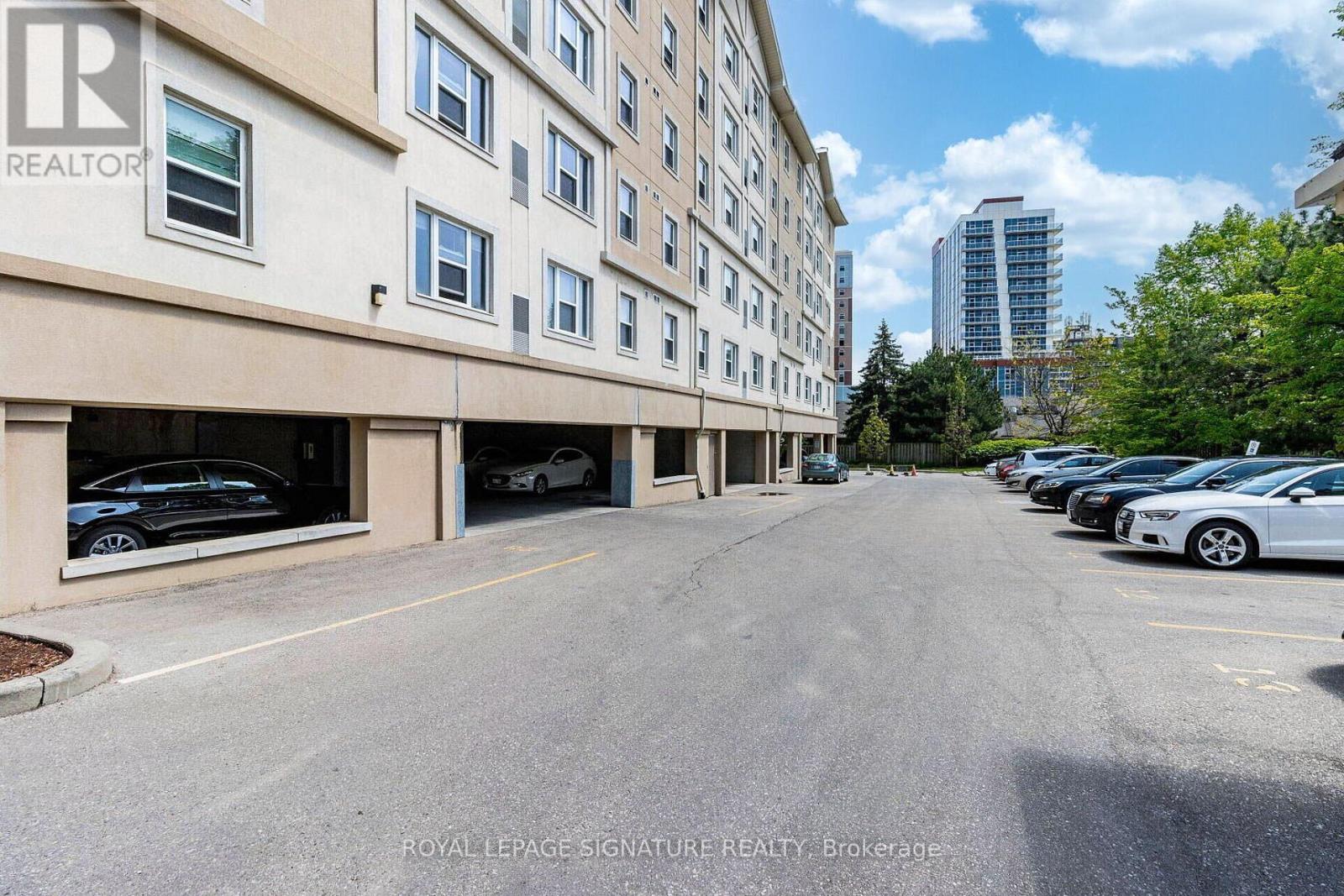 401 - 251 Lester Street Property Photo 3