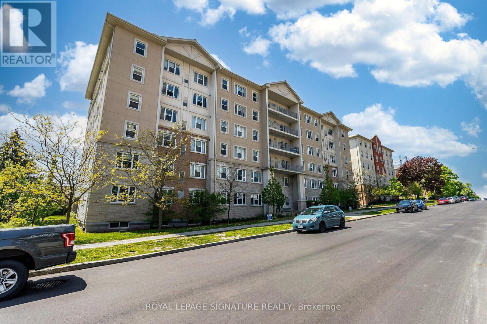 401 - 251 Lester Street Property Photo 4