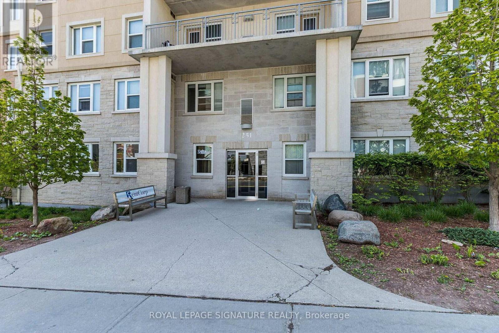 401 - 251 Lester Street Property Photo 6