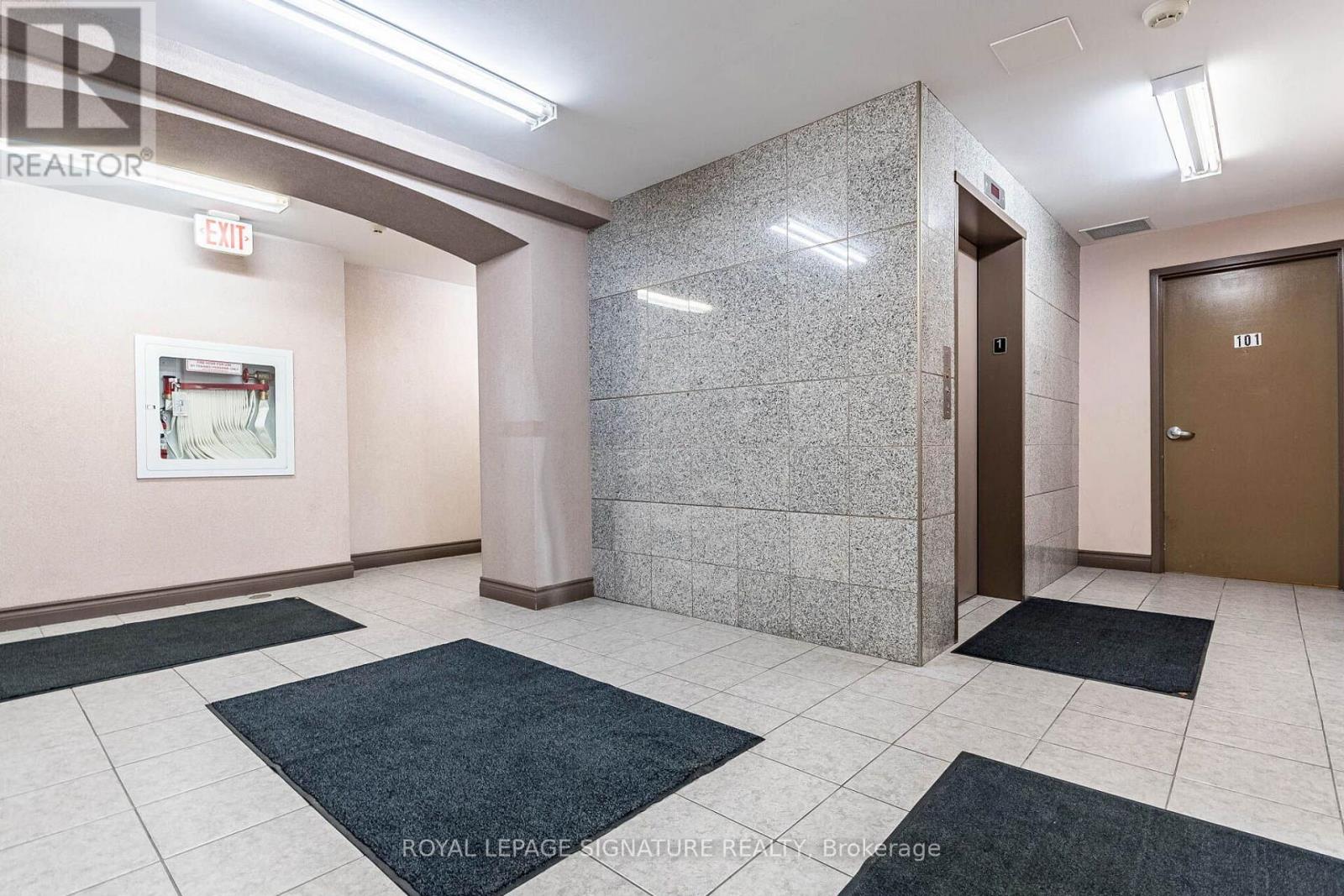 401 - 251 Lester Street Property Photo 7