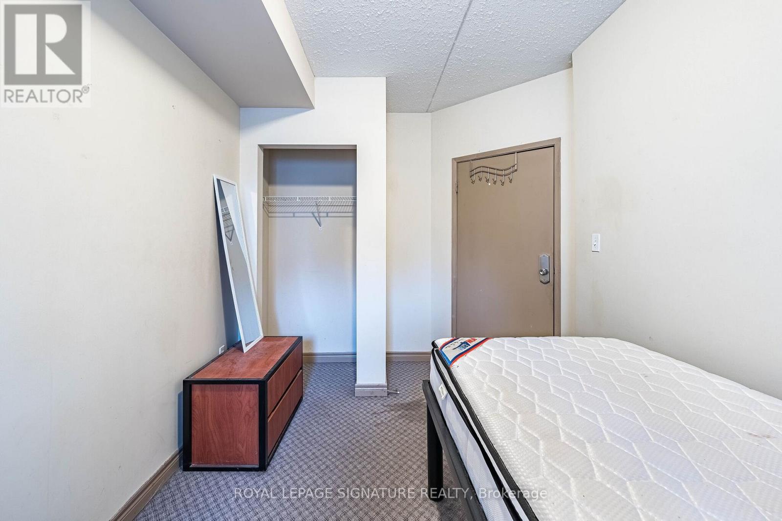 401 - 251 Lester Street Property Photo 25