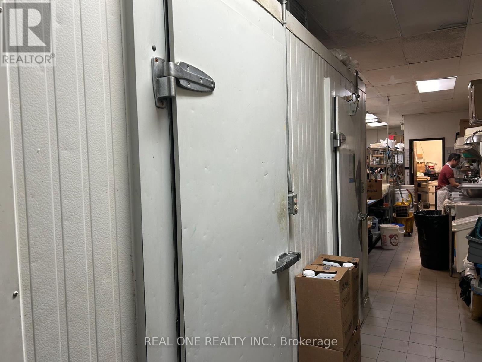 106 - 101 Osler Drive Property Photo 4