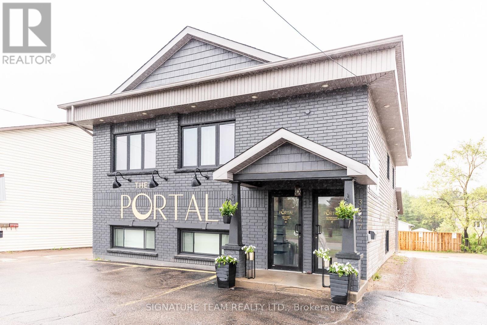 3227 PETAWAWA BOULEVARD