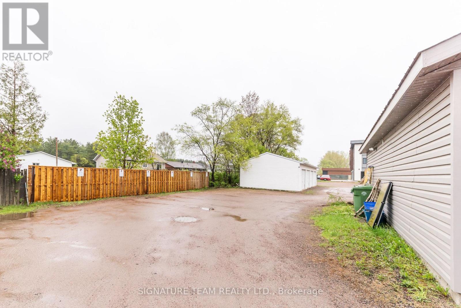 3227 Petawawa Boulevard Property Photo 5