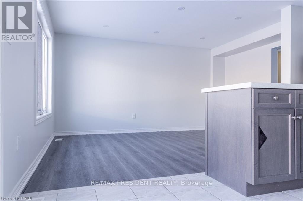 80 Monarch Street Property Photo 10