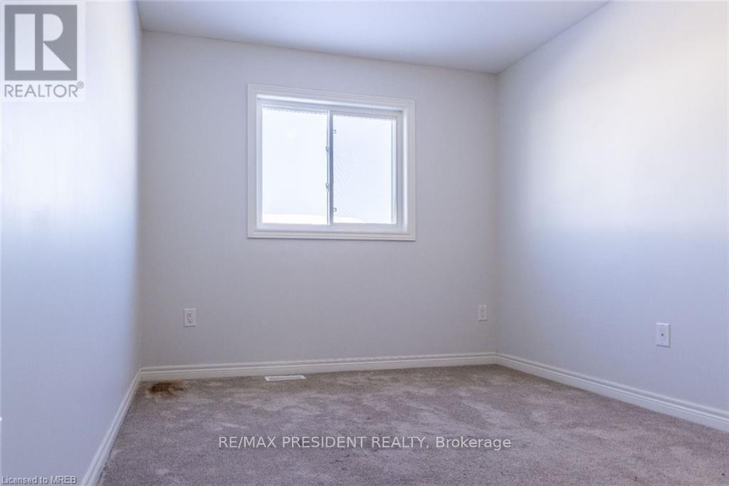 80 Monarch Street Property Photo 12