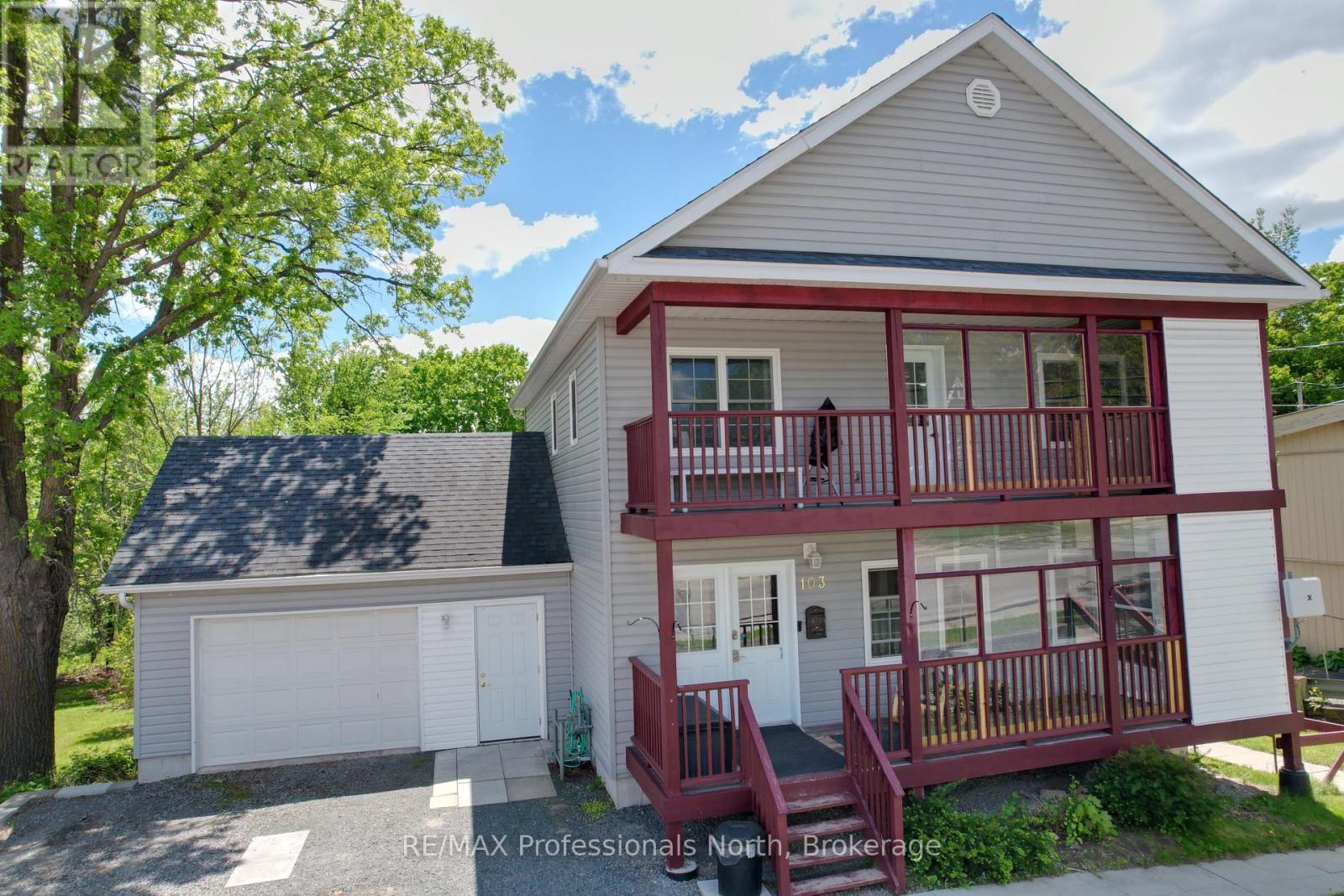 103 ST LAWRENCE STREET W Property Photo 1