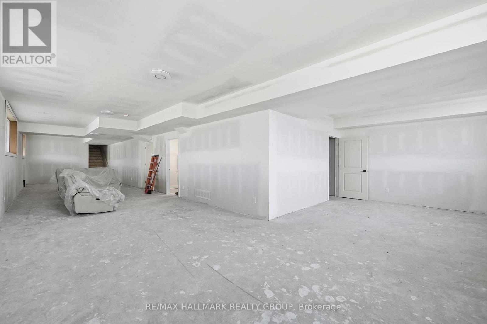 225 Summerview Terrace Property Photo 40