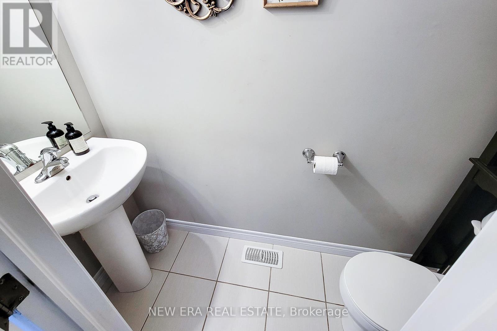 40 Fairgrounds Drive Property Photo 21