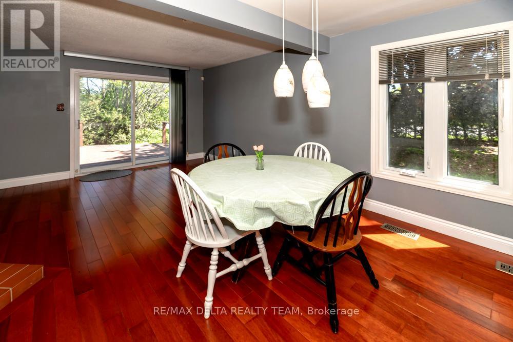 132 Acklam Terrace W Property Photo 15