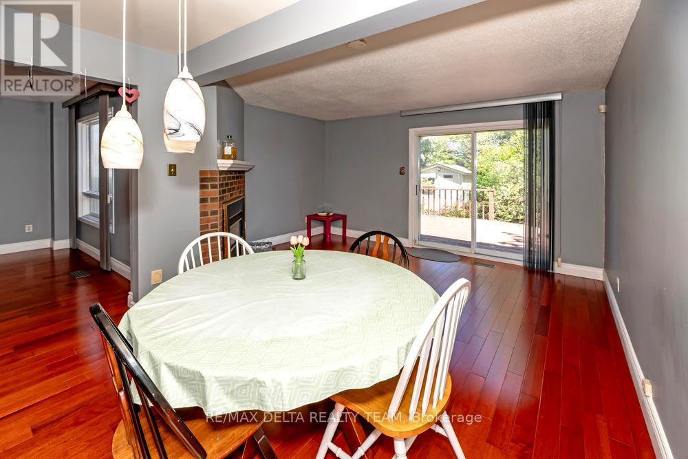 132 Acklam Terrace W Property Photo 16