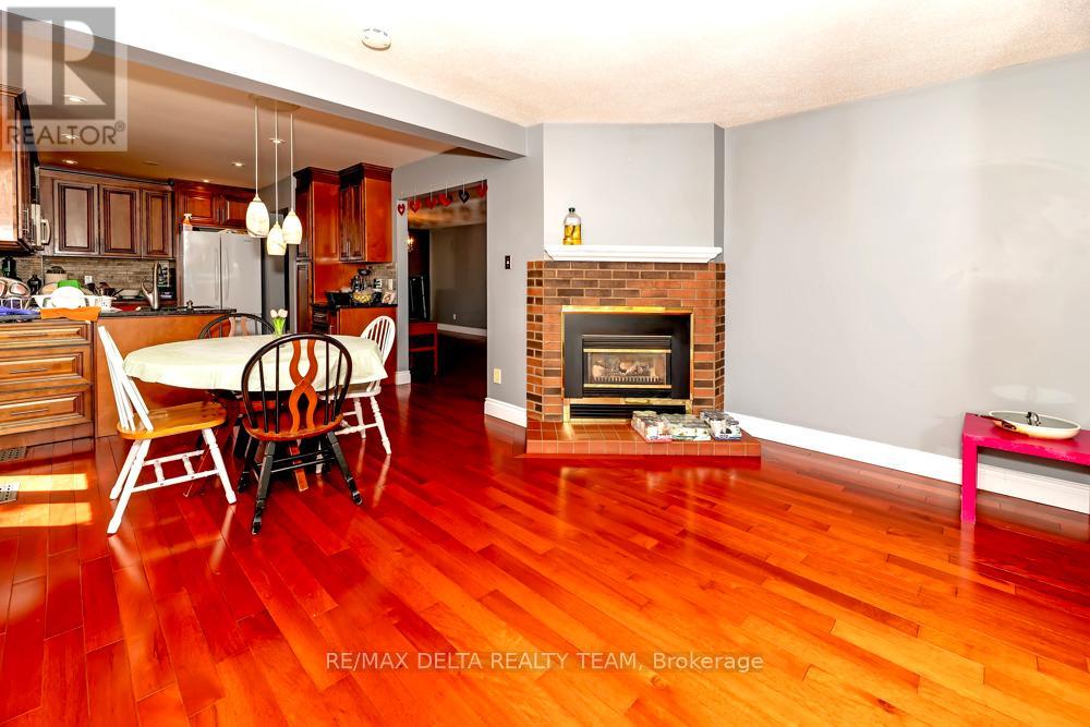 132 Acklam Terrace W Property Photo 17