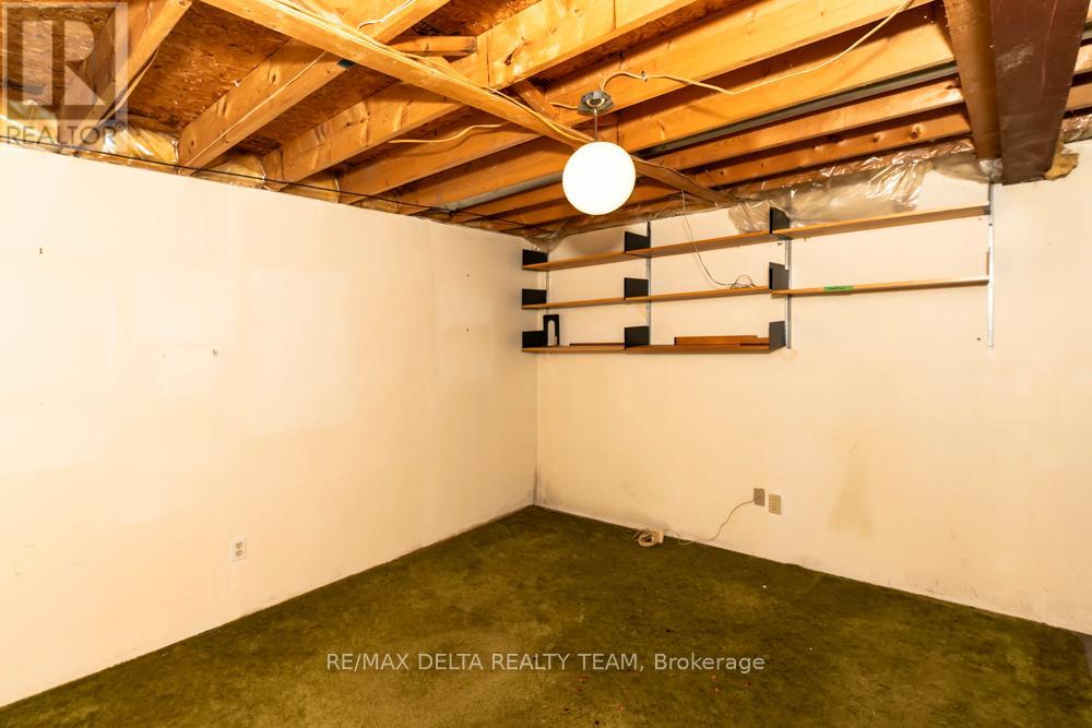 132 Acklam Terrace W Property Photo 19